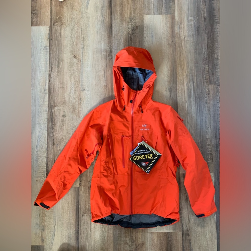 Arc’teryx SV Gore-tex Pro Jacket